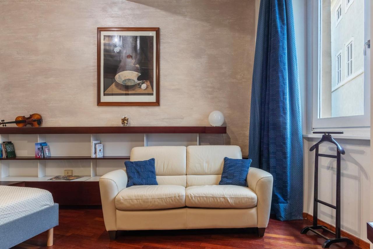 Piazza Navona Petite House Apartment Rom